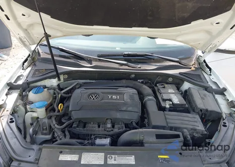 2016 Volkswagen Passat 1.8T S z USA, uszkodzony, nr VIN 1VWAT7A30GC005315